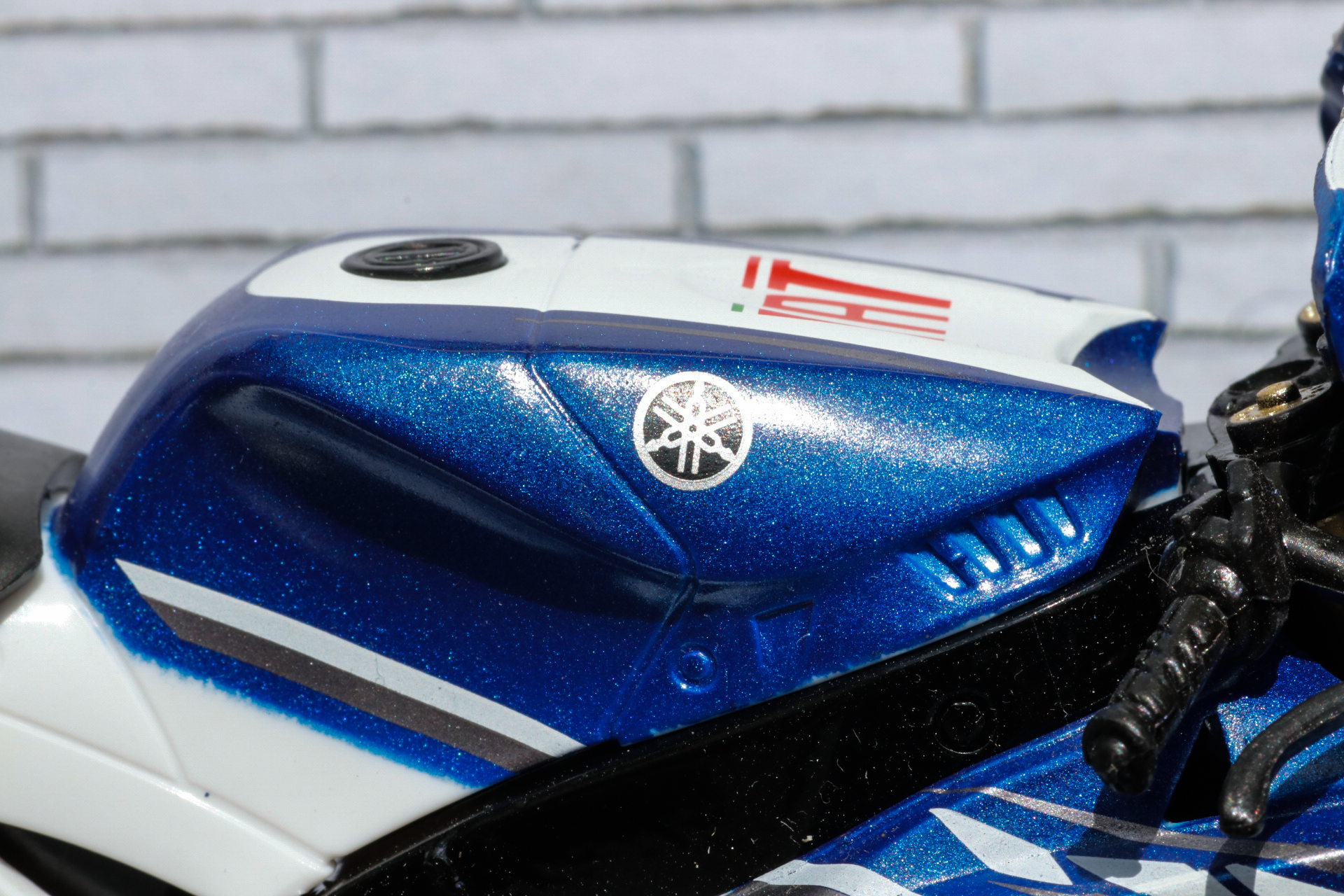 New Ray 1-12 Yamaha YZR-M1 Fiat